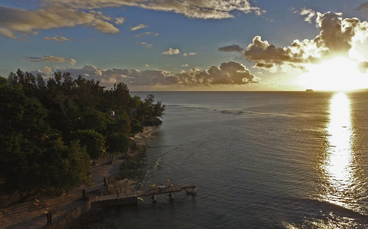 Paradise Cove Resort Port Vila Exterior photo